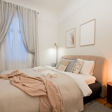 Elegant Poets 2br & Large Sofa Bed For 6 Апартаменти *