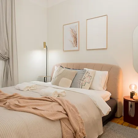 Elegant Poets 2br & Large Sofa Bed For 6 アパート *