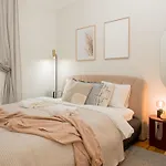 Elegant Poets 2br & Large Sofa Bed For 6 公寓 *