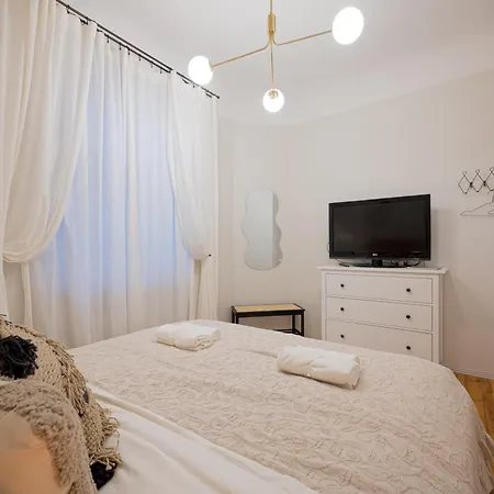 Apartment Elegant Poets *